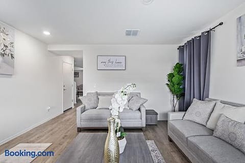 Cute and Cozy Homes in Buckeye 4BR & 2BA