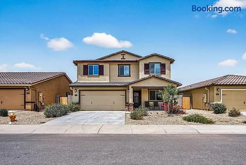 Cute and Cozy Homes in Buckeye 4BR & 2BA