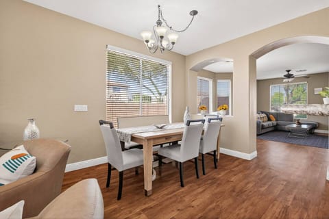 Entire Home 4 beds 2baths Phoenix, AZ