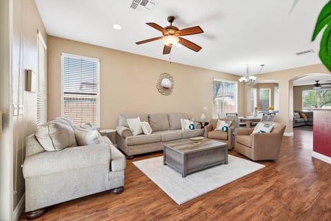 Entire Home 4 beds 2baths Phoenix, AZ