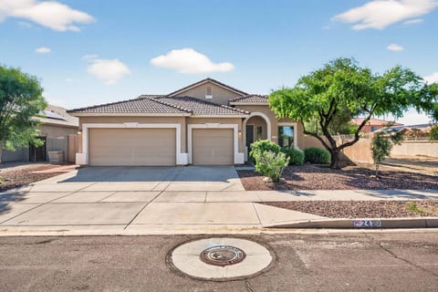 Entire Home 4 beds 2baths Phoenix, AZ