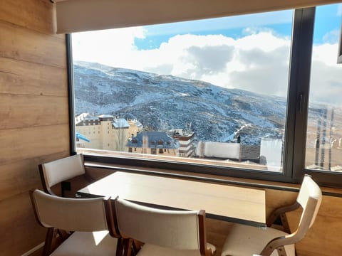 SnowGranada Love Jacuzzi Monica House