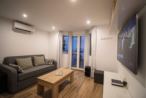 SnowGranada Los Valles Alodia Parking+Chair