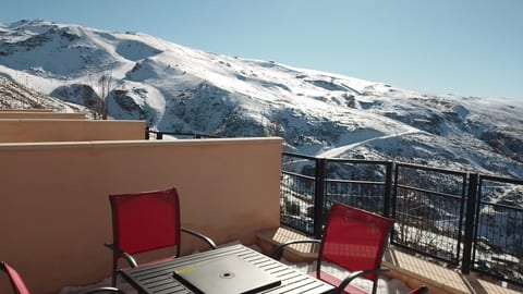 SnowGranada Los Valles Alodia Parking+Chair