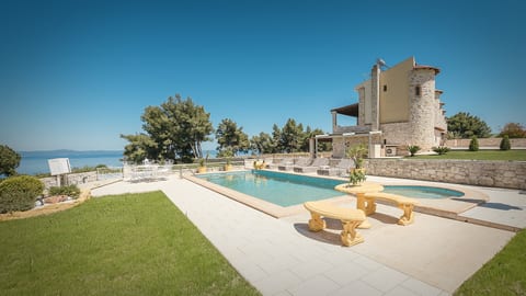 Zeus Private Pool Villa, Afitos