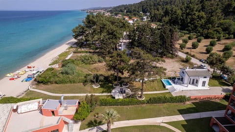 Aura Beachfront Private Pool Villa, Kriopigi