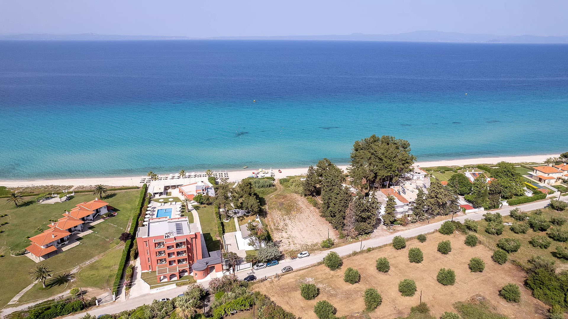 Aura Beachfront Private Pool Villa, Kriopigi