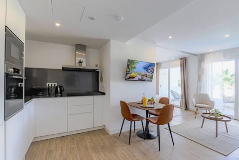 Alcazaba Lagoon Apartment