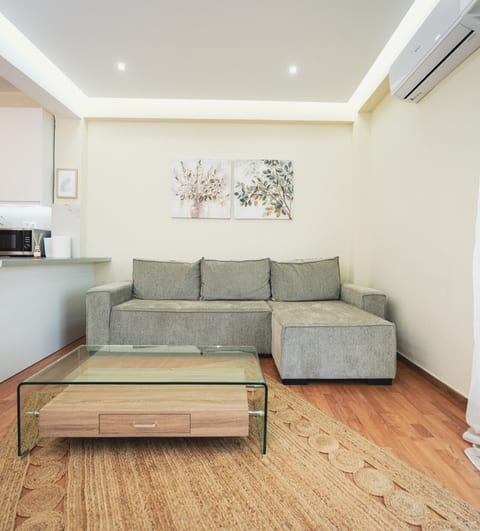 Sunny Filolaou Penthouse , Heart of Pagrati