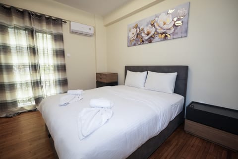 Sunny Filolaou Penthouse , Heart of Pagrati