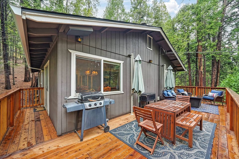 Arnold Forest Cabin • Hot Tub, Sauna & Game Room - Arnold