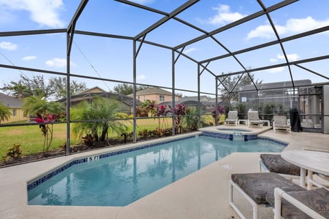 Disney Getaway Villa - Close to Disney/4BR/3BA/Pool+Spa