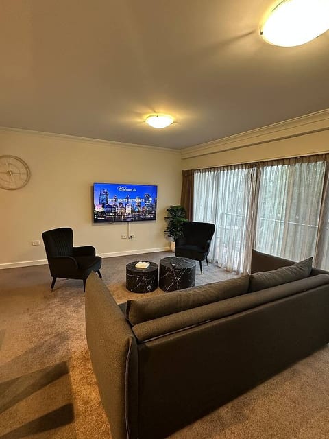 City Lights Retreats - 2 Bedroom, 1 Bathroom