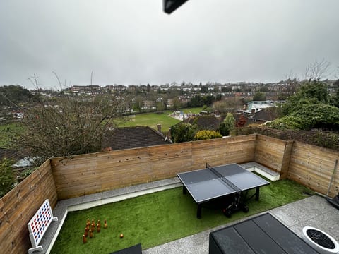 Contemporary 4 bedroom home in the heart Brighton.