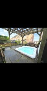 Devon Retreat,Indoor Pool,Hot-Tub,Sauna,Cinema,Gym