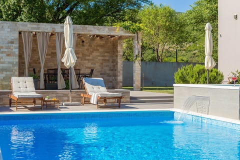Villa Dali – Private Pool & Jacuzzi, Near Split