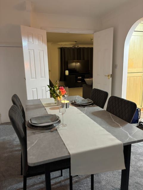 Ashford Work Stay • Parking & M20 Nearby