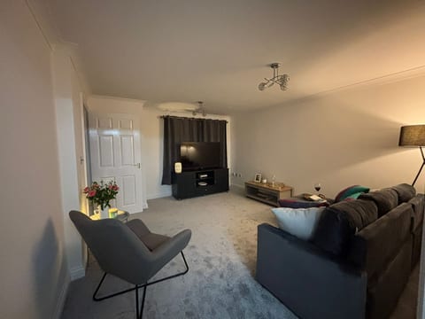 Ashford Work Stay • Parking & M20 Nearby