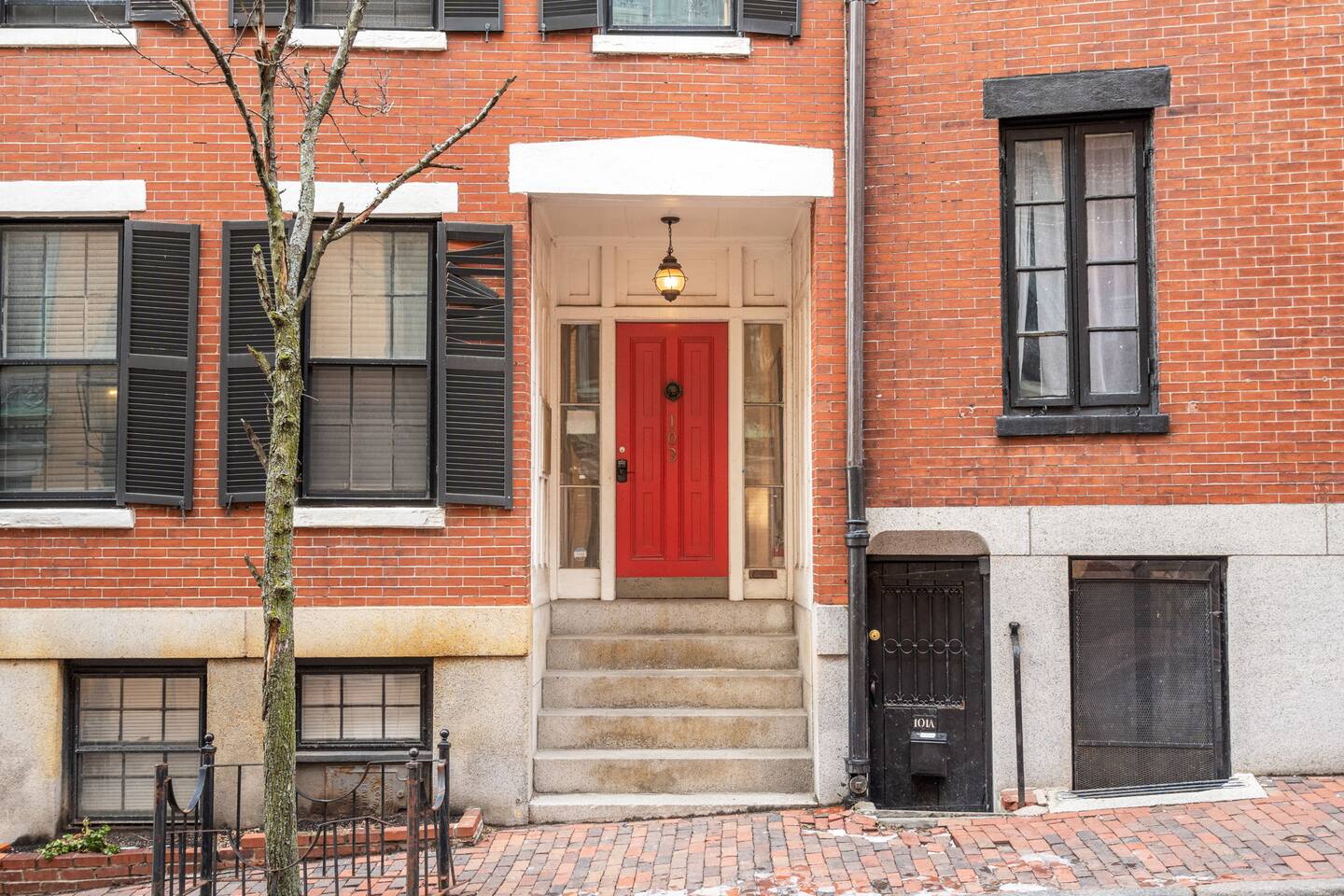 Charming Beacon Hill 1bd in Brownstone