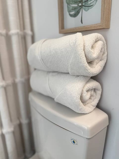 Cozy Oakville Oasis | Modern & Peaceful Stay