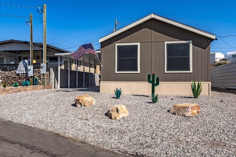 Desert Retreat Parker