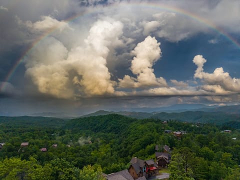 Big sky, bigger views — the Smoky Mountain scenery surrounding Dancing Embers is a showstopper morning, noon, and night.
