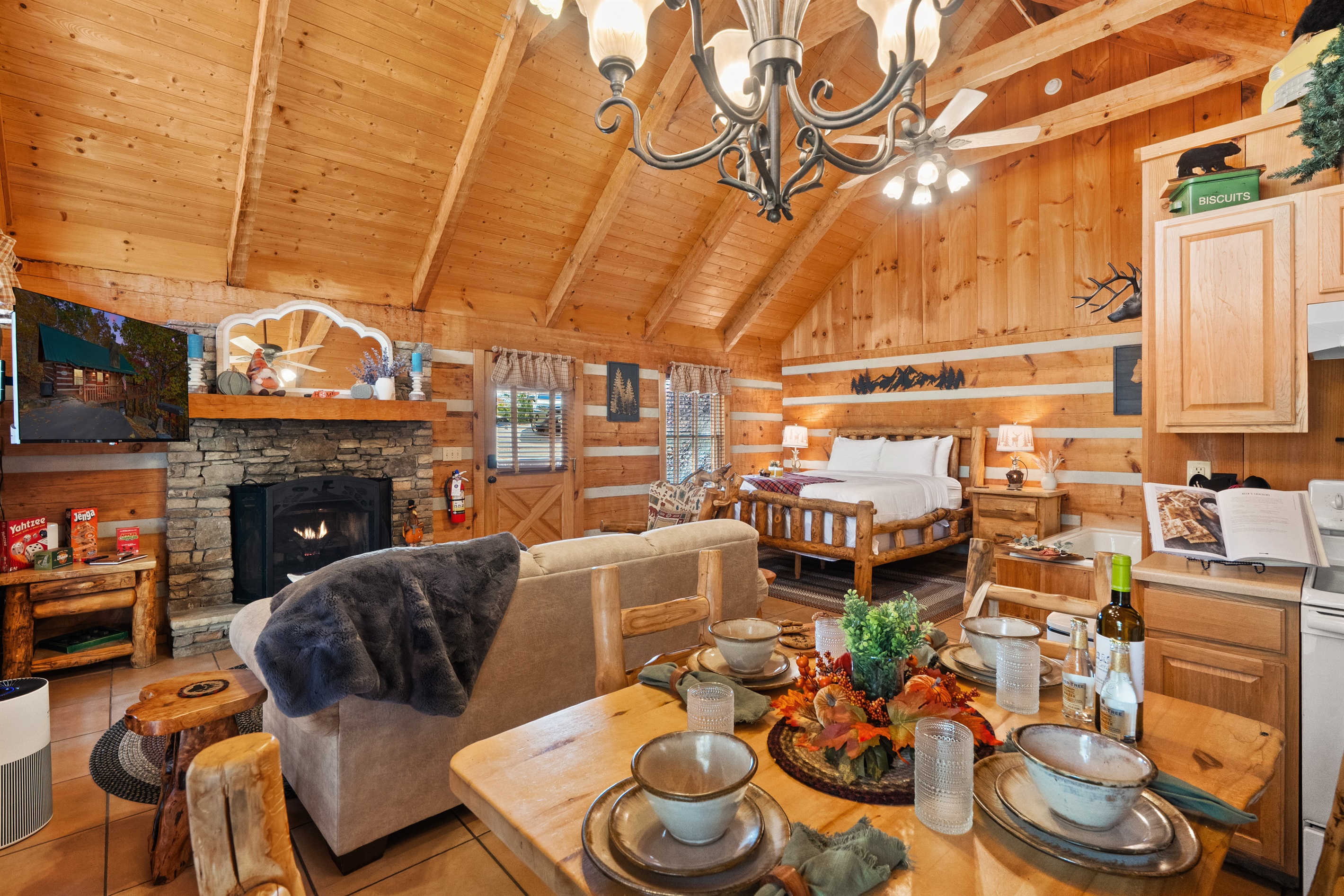 Studio – Queen Bed