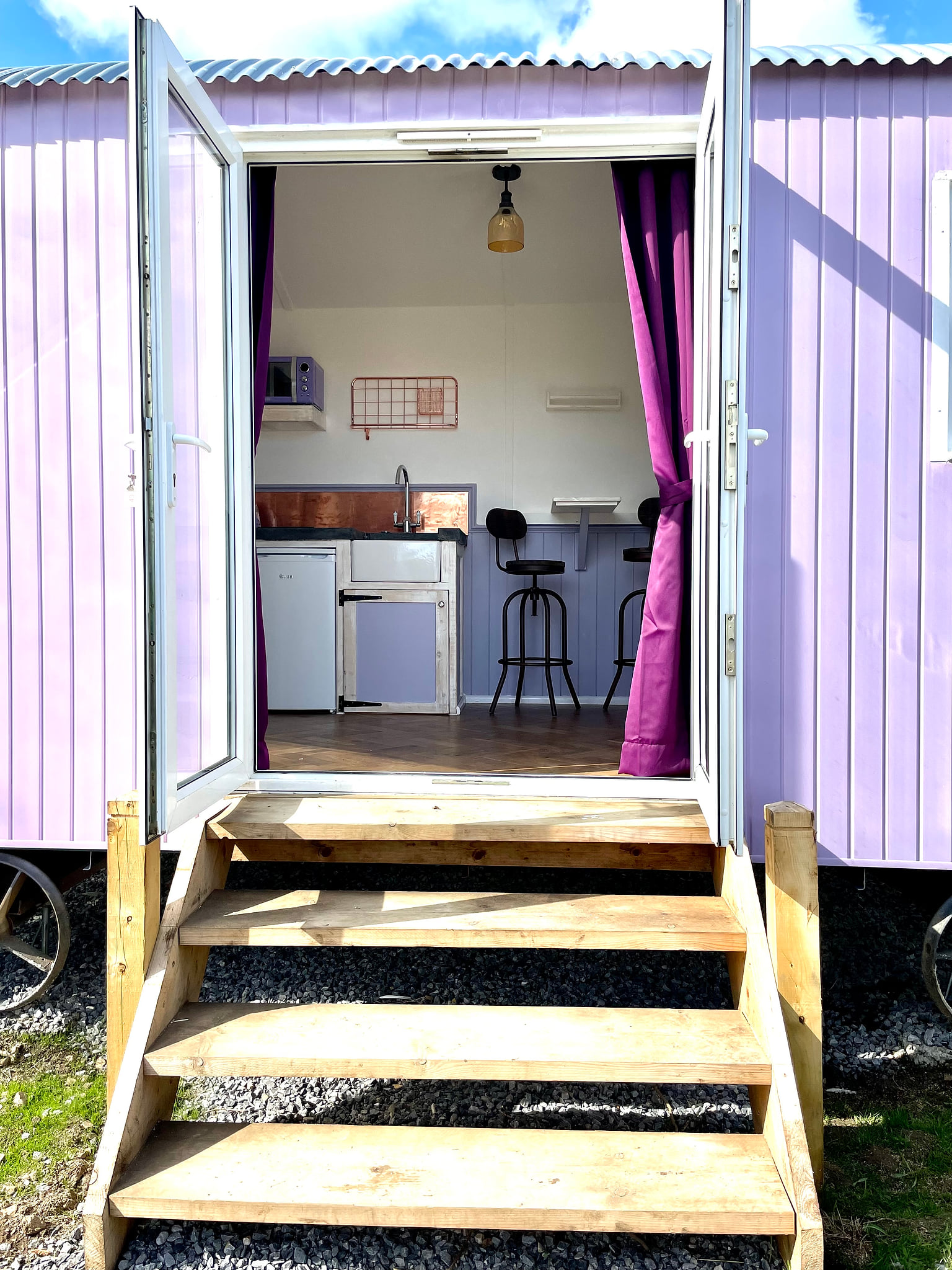 Lilac Tree Hut  ( With Hot-Tub)