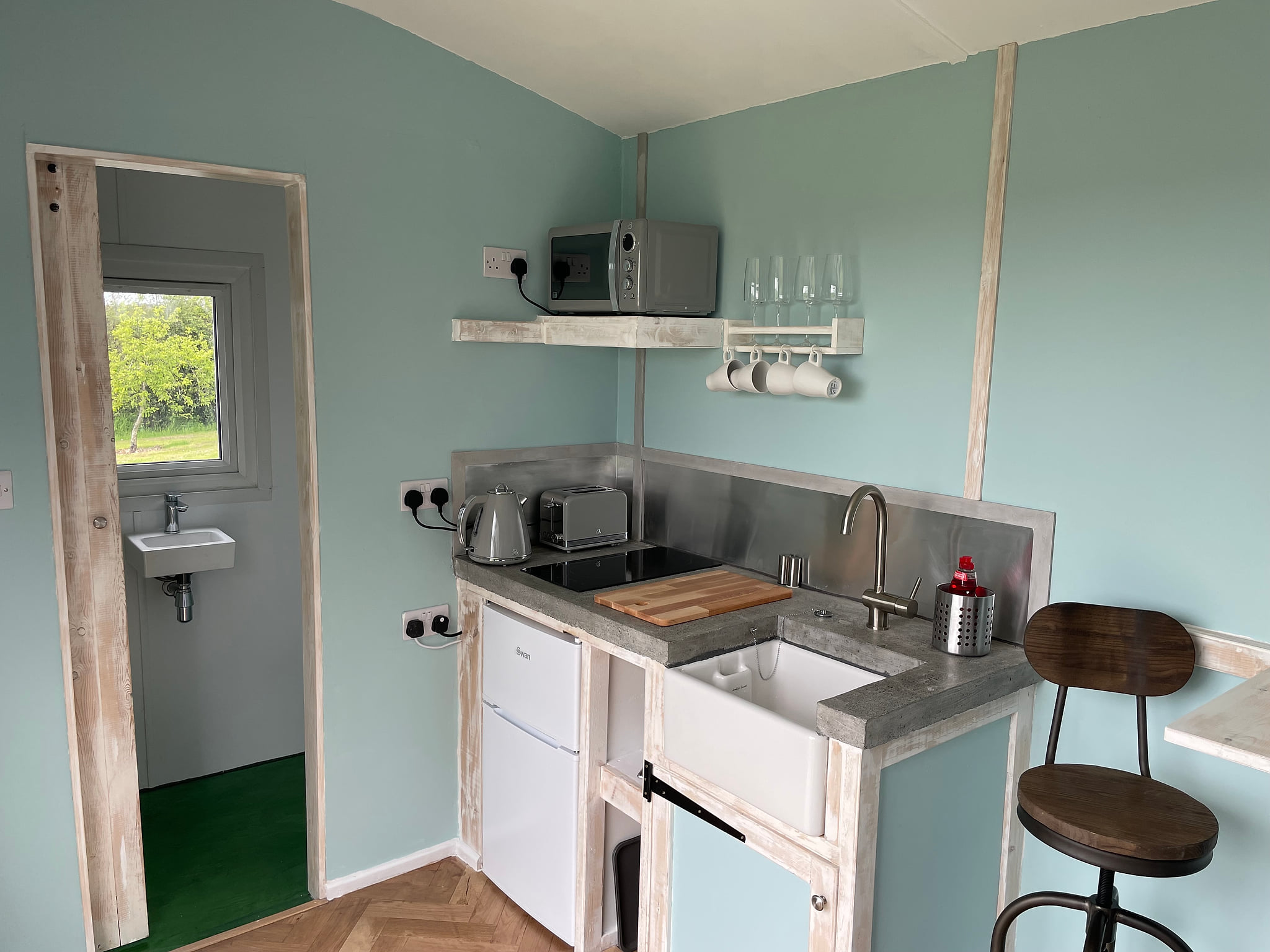 Blue Bell (With Hot-Tub)