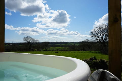 Primrose (With Hot-Tub)