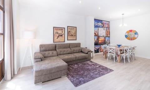 Bright and Modern Apartment near the Beach