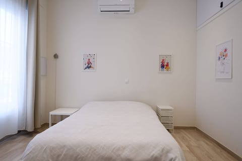 Studio Picasso near the port and beach
