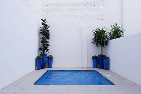 Beach flat with pool