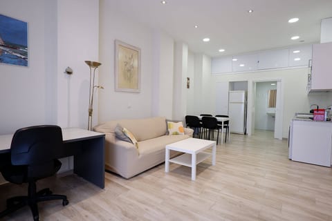 Studio Sorolla: Spacious studio near Valencia's beaches