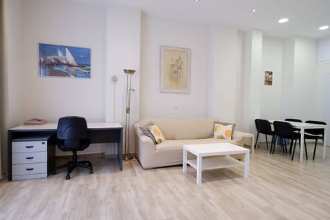 Studio Sorolla: Spacious studio near Valencia's beaches