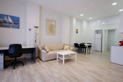 Studio Sorolla: Spacious studio near Valencia's beaches