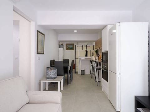 El Cabanyal: Modern 2-Bedroom Apt by the Sea
