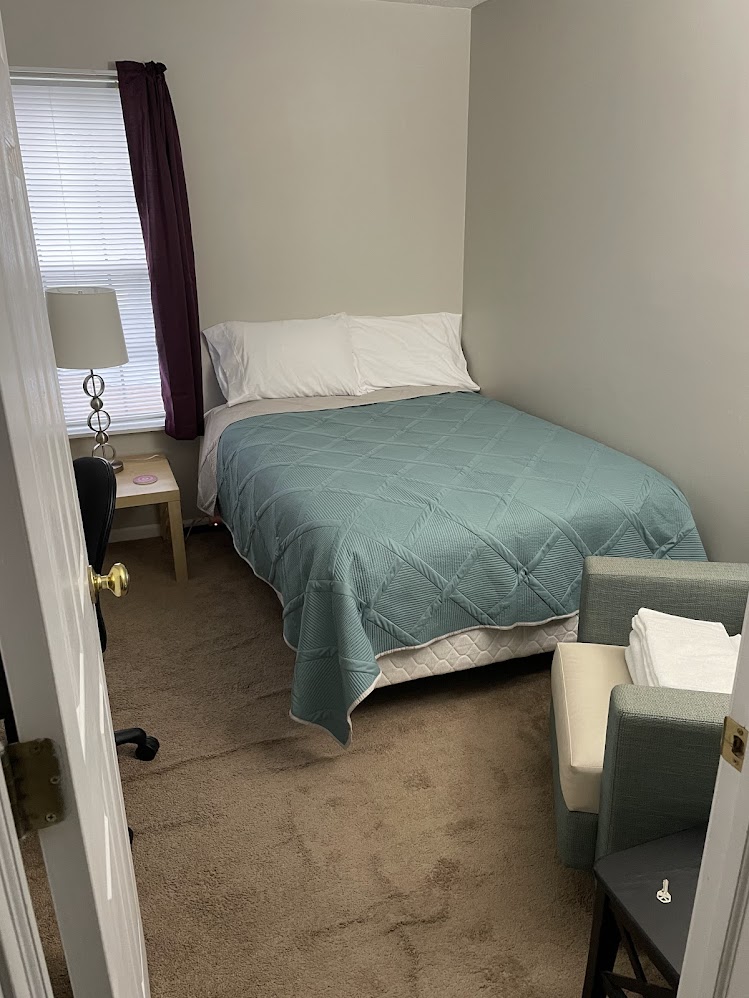 Comfy Private Room in Large Home