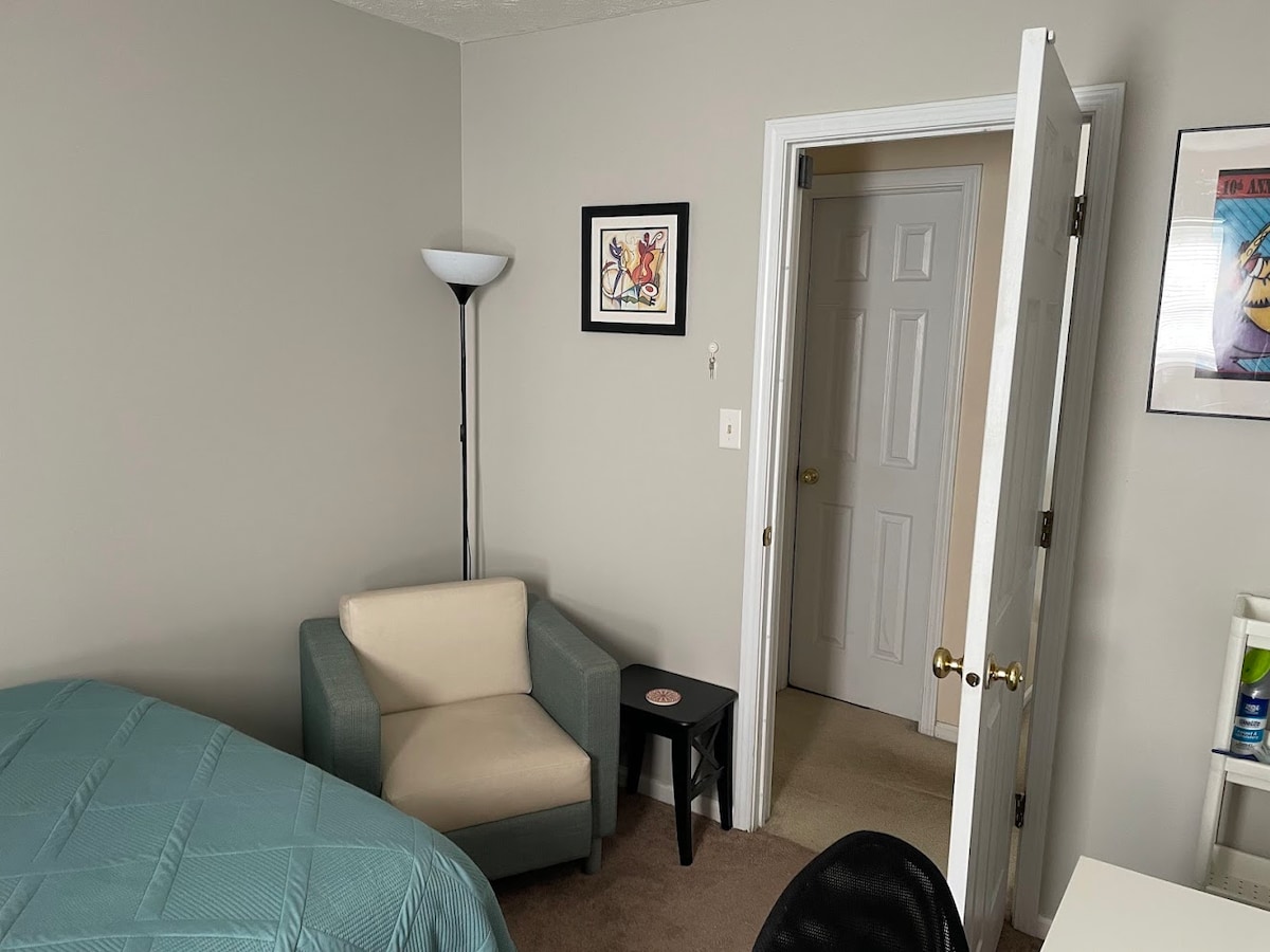 Comfy Private Room in Large Home image 4 Comfy Private Room in Large Home