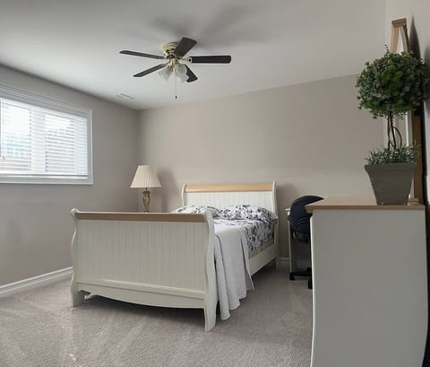 Mordern 2Br Basement Suite • Kitchen • Near Point Peele
