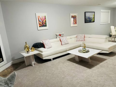 Mordern 2Br Basement Suite • Kitchen • Near Point Peele