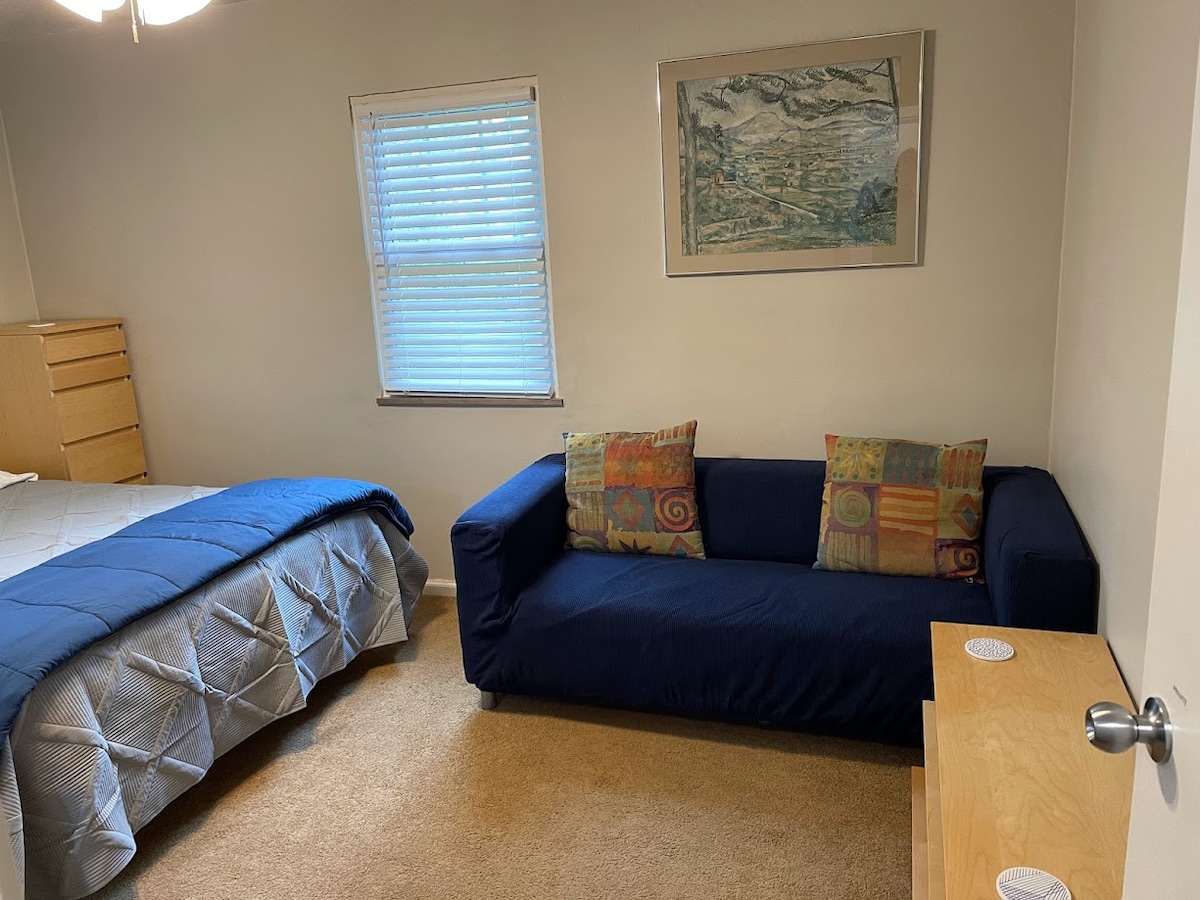 Private Suite, Bed/Bath/Kitchenette. EZ to DT Indy image 2 Private Suite, Bed/Bath/Kitchenette. EZ to DT Indy