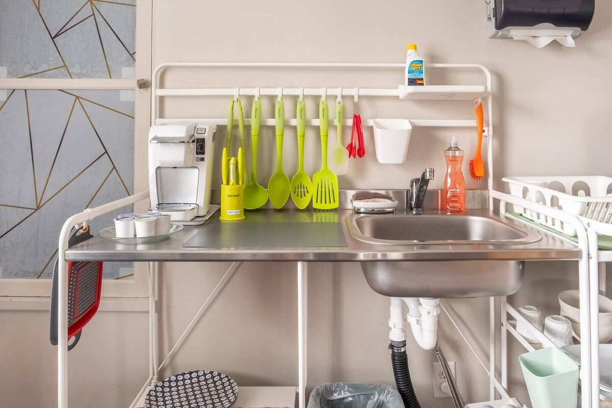 Cozy Studio Apt * Near Downtown * Private Bed/Bath image 3 Cozy Studio Apt * Near Downtown * Private Bed/Bath