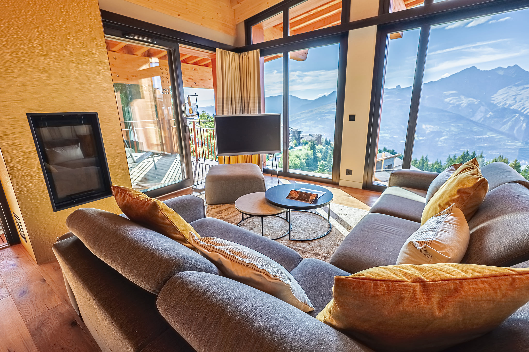 Exceptional Apartment Arc 1800