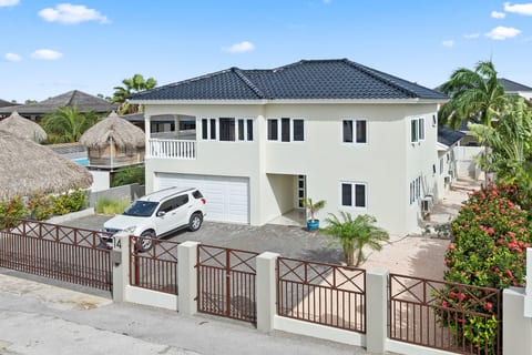 8 persons villa in Jan Thiel
