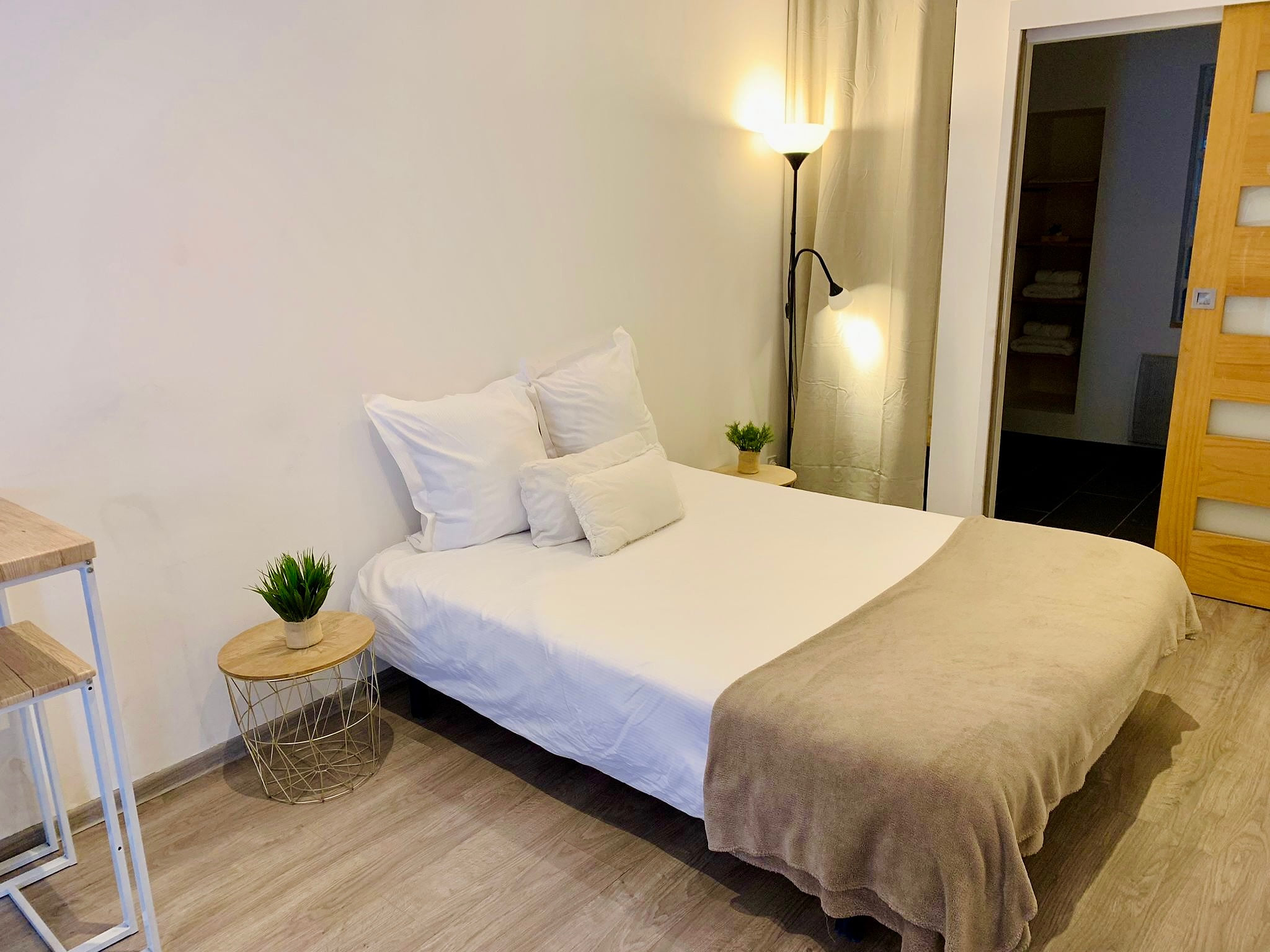 Pascal 1 Église St Louis Studio cosy Quartier Haut