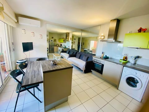 Croisette Rez de jardin accès direct plage, Climatisé !