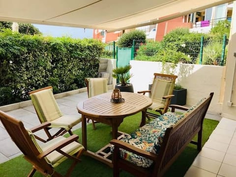 Croisette Rez de jardin accès direct plage, Climatisé !