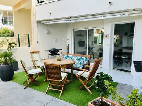 Croisette Rez de jardin accès direct plage, Climatisé !