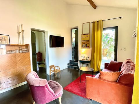 Jolie Maison dans un écrin de verdure